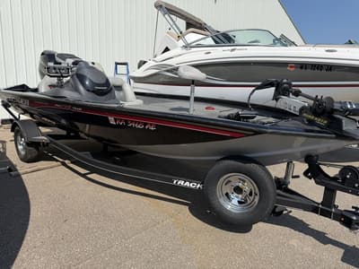 BOATZON | Tracker® Boats Pro Team 175 TXW 2018
