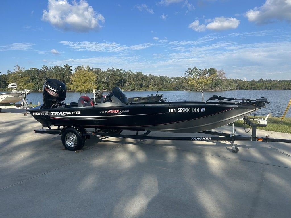 2015 Tracker® Boats Pro Team 190 TX - Sold Boat