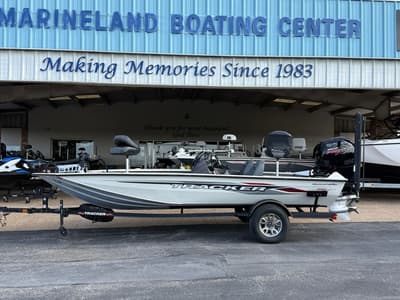 BOATZON | Tracker® Boats PRO Team 195 TXW 2022