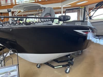 BOATZON | Tracker® Boats PRV 175CB 2026