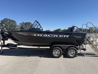 BOATZON | Tracker® Boats PRV 175CB 2026