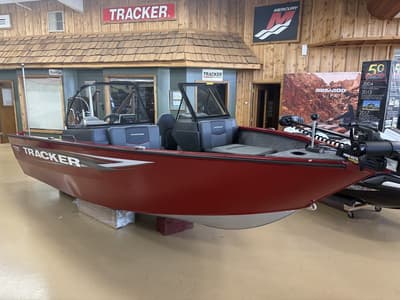 BOATZON | Tracker® Boats PRV 175CB 2026