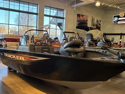 BOATZON | Tracker® Boats PRV 175CB 2026