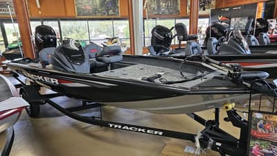 BOATZON | Tracker® Boats PT 175TF 2026