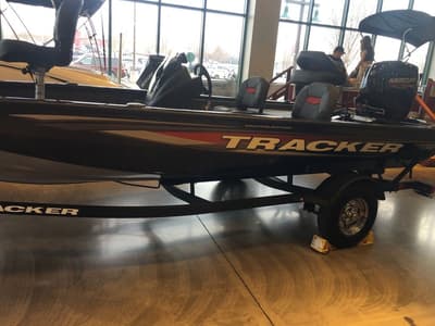 BOATZON | Tracker® Boats PT 175TF 2026