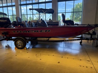 BOATZON | Tracker® Boats PT 175TF 2026