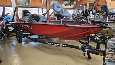 BOATZON | Tracker® Boats PT 175TF 2026