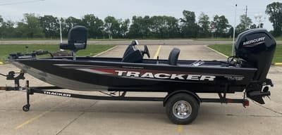 BOATZON | Tracker® Boats PT 175TF 2026