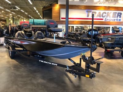 BOATZON | Tracker® Boats PT 190TX 2026