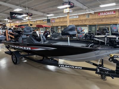 BOATZON | Tracker® Boats PT 190TX 2026