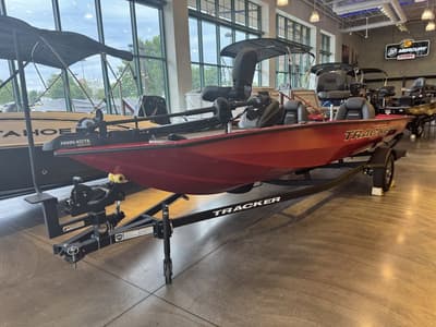 BOATZON | Tracker® Boats PT 190TX 2026
