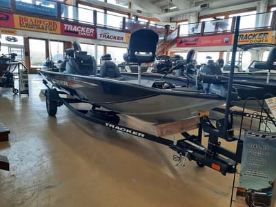 BOATZON | Tracker® Boats PT 190TX 2026
