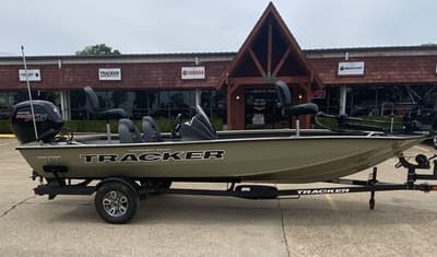 BOATZON | Tracker® Boats PT 190TX 2026