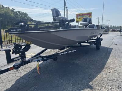 BOATZON | Tracker® Boats PT 190TX 2027