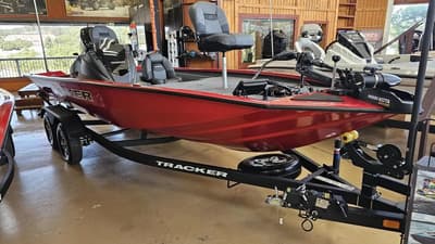 BOATZON | Tracker® Boats PT 195TX 2026