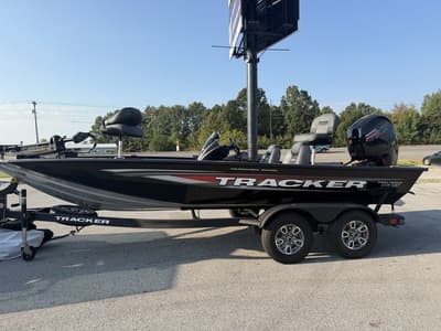 BOATZON | Tracker® Boats PT 195TX 2026