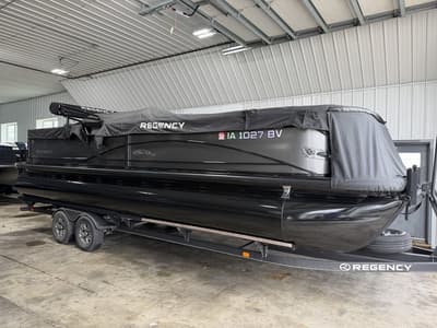 BOATZON | Tracker® Boats REGENCY 250 DL 2021