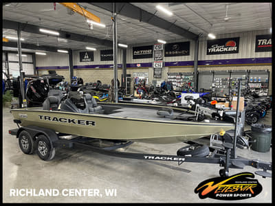 BOATZON | Tracker® Boats SAVAGE 215 2026