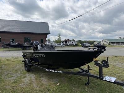 BOATZON | Tracker® Boats SG V16 SC 2027