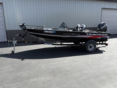 BOATZON | Tracker® Boats Super Guide V16 SC 2015