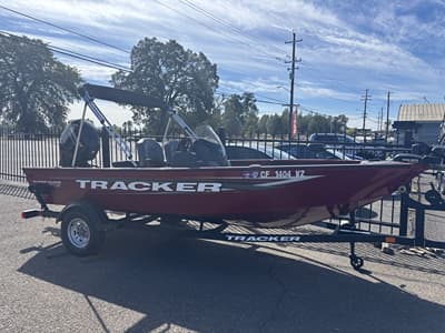 BOATZON | Tracker® Boats Super Guide V16 SC 2026