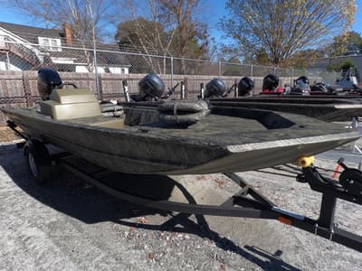 BOATZON | Tracker® Boats T1754SC 26 2026