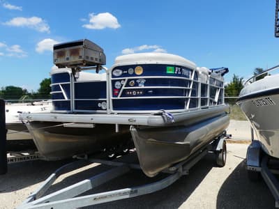 BOATZON | Tracker® Boats Targa V18 Combo 2016