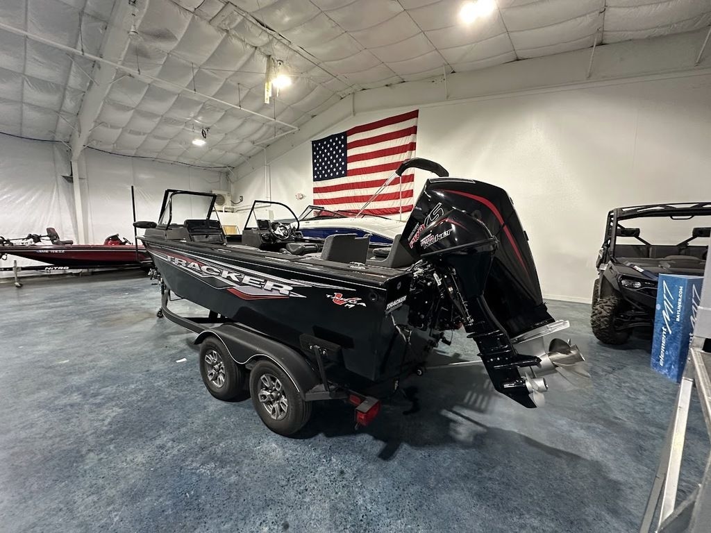 2022 Tracker® Boats TARGA V19 CB TE - Sold Boat