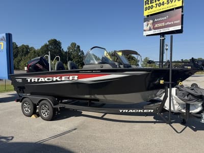BOATZON | Tracker® Boats TV18C 2026