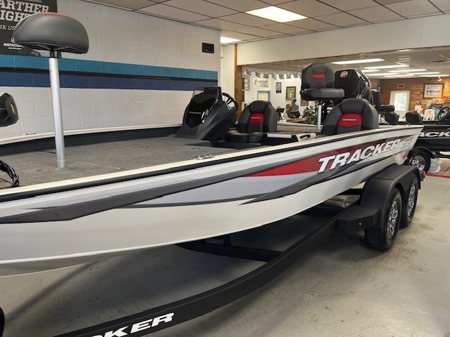2025 Tracker Savage 215 - Sold Boat