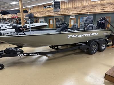 BOATZON | Tracker Savage 215 2026