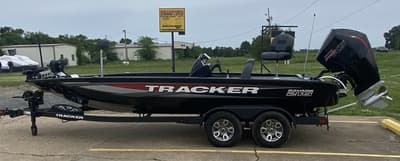 BOATZON | Tracker Savage 215 2026