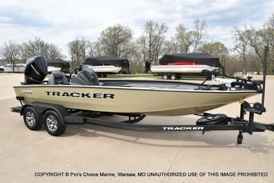 BOATZON | Tracker Savage 215 Big Catch Package 2026