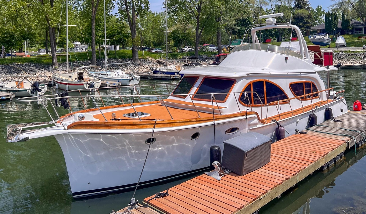 2003 Trawler HUNTER COLOMBAGE - Sold Boat