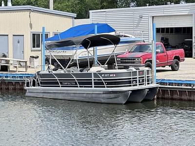 BOATZON | Trifecta 22RF LE 275 2023