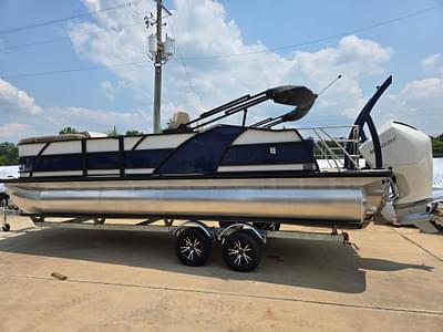 BOATZON | Trifecta 23 UL SS30 2025