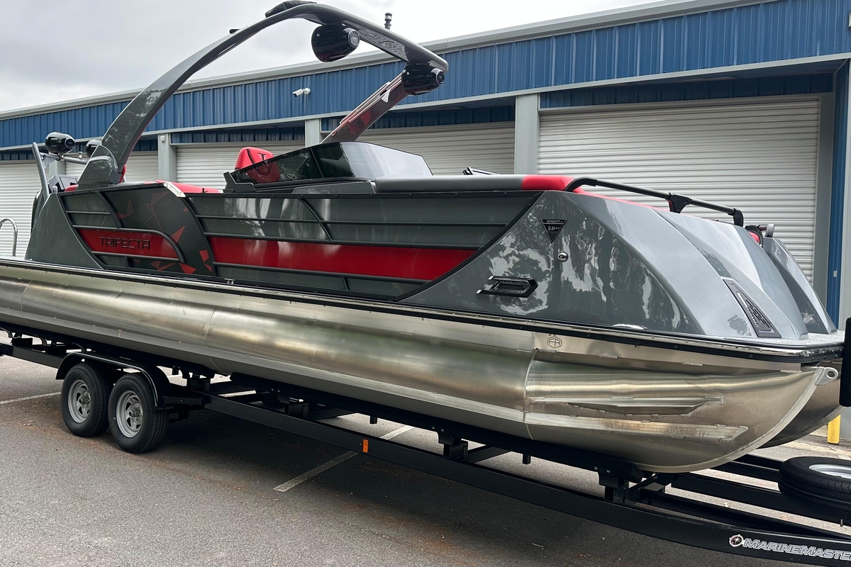 2025 Trifecta Sport RF9 DC - Sold Boat
