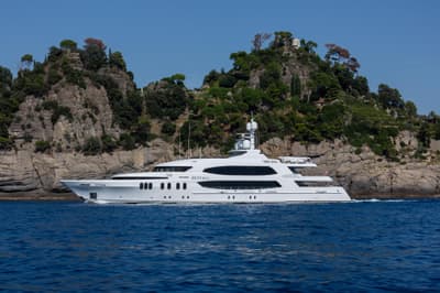 BOATZON | Trinity Yachts Motor Yacht 2010