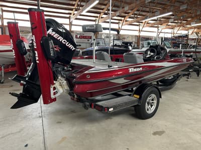 BOATZON | TRITON 18SE 2012