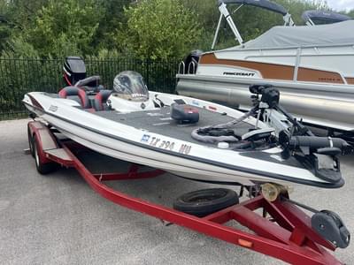 BOATZON | TRITON 200XP 2001