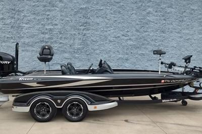 BOATZON | Triton 21 TrX 2015
