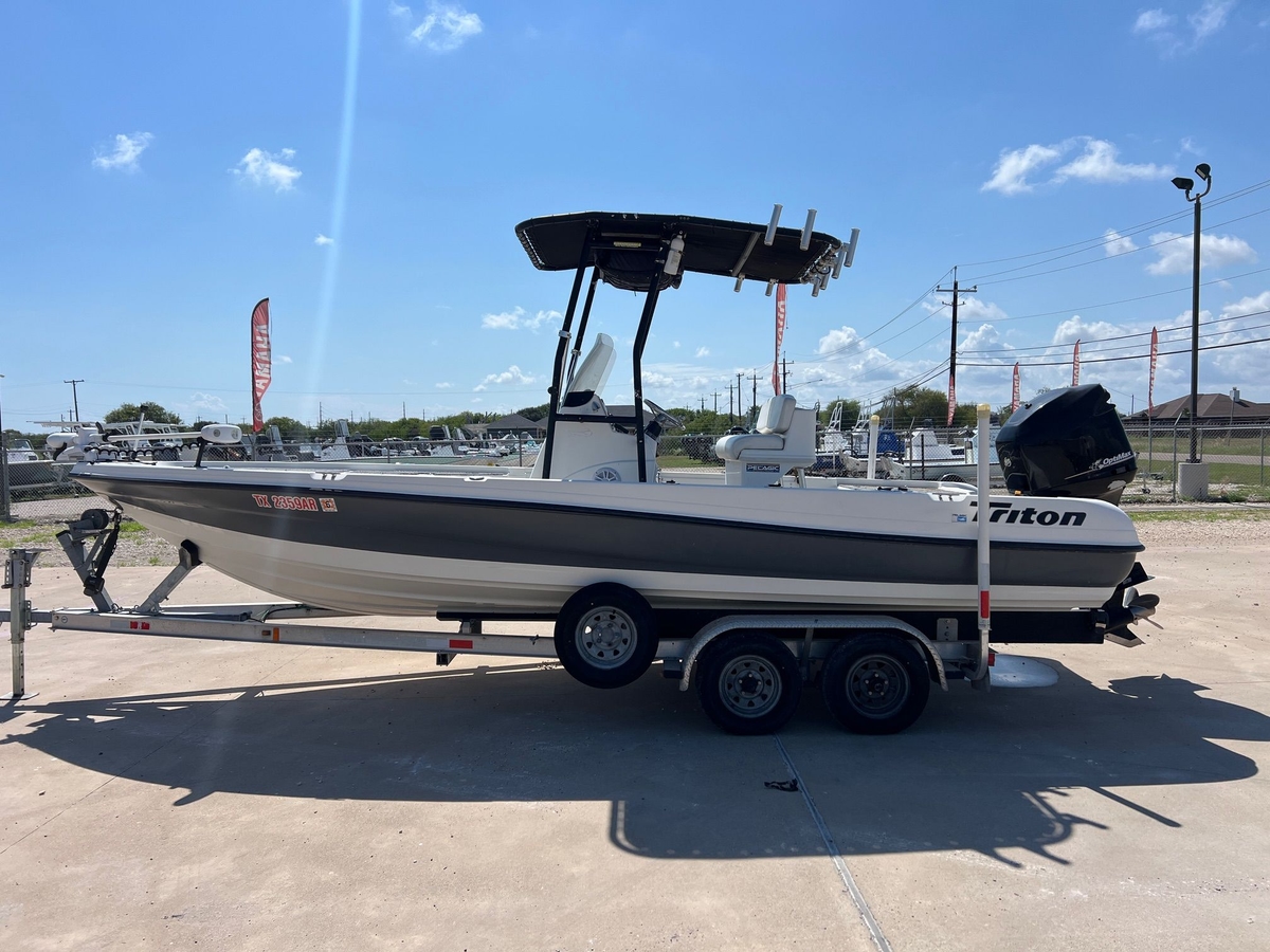 2007 Triton 22 LTS - Sold Boat