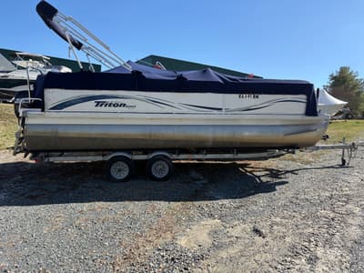 BOATZON | Triton Boats 220 2006