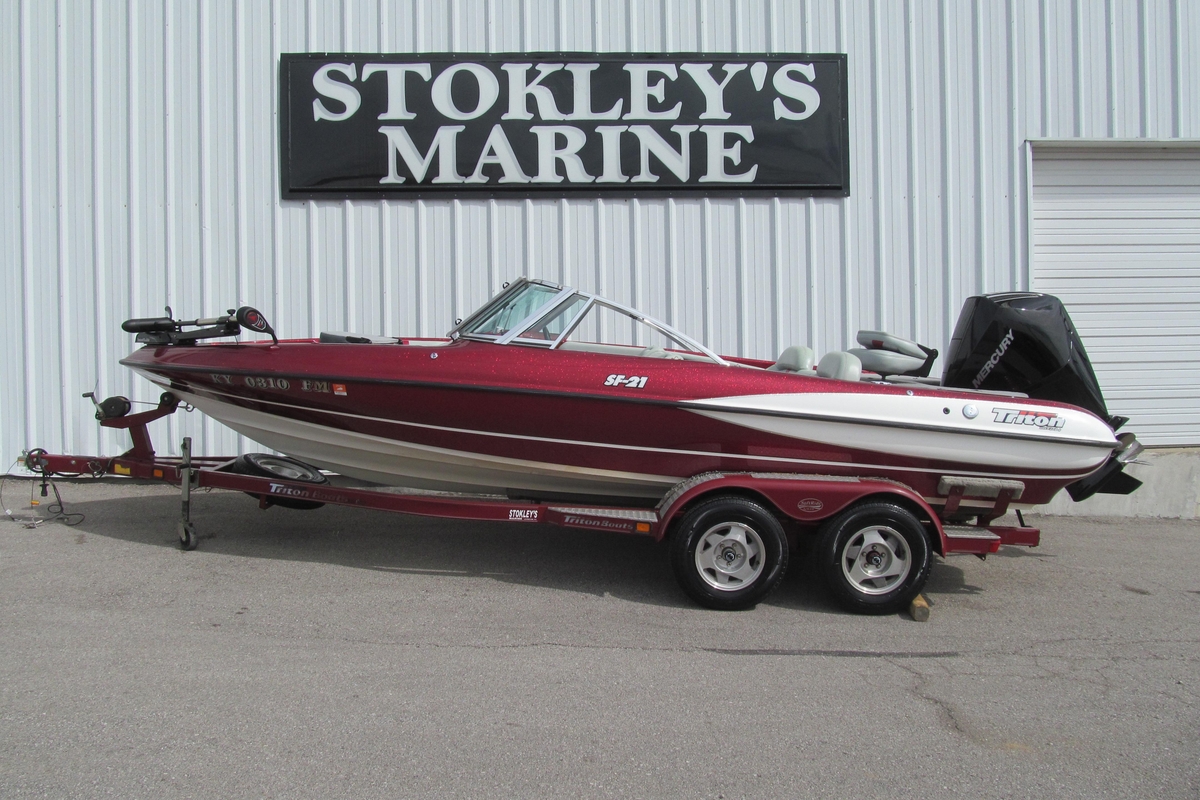 2000 Triton SF21 - Sold Boat