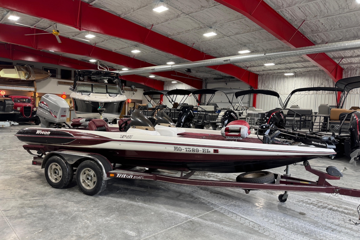 1998 Triton TR21 - Sold Boat