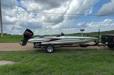 BOATZON | Triton Tr21 Executive DC 2001