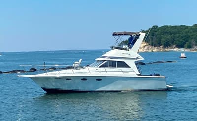 BOATZON | Trojan International 10 Meter Sedan 1984