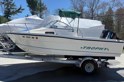 BOATZON | Trophy 1802 Walkaround 2004