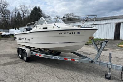 BOATZON | Trophy 1802 Walkaround 2010