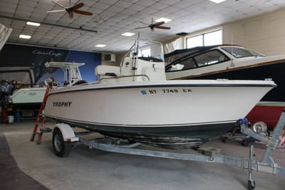 BOATZON | Trophy 1903 Center Console 2003